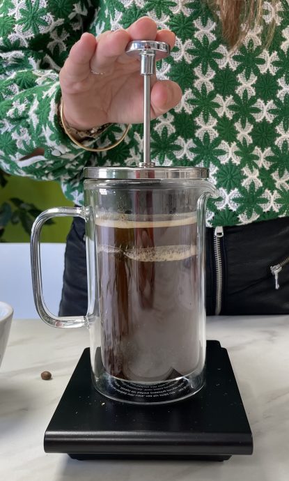 Pression du piston d'une cafetière French Press