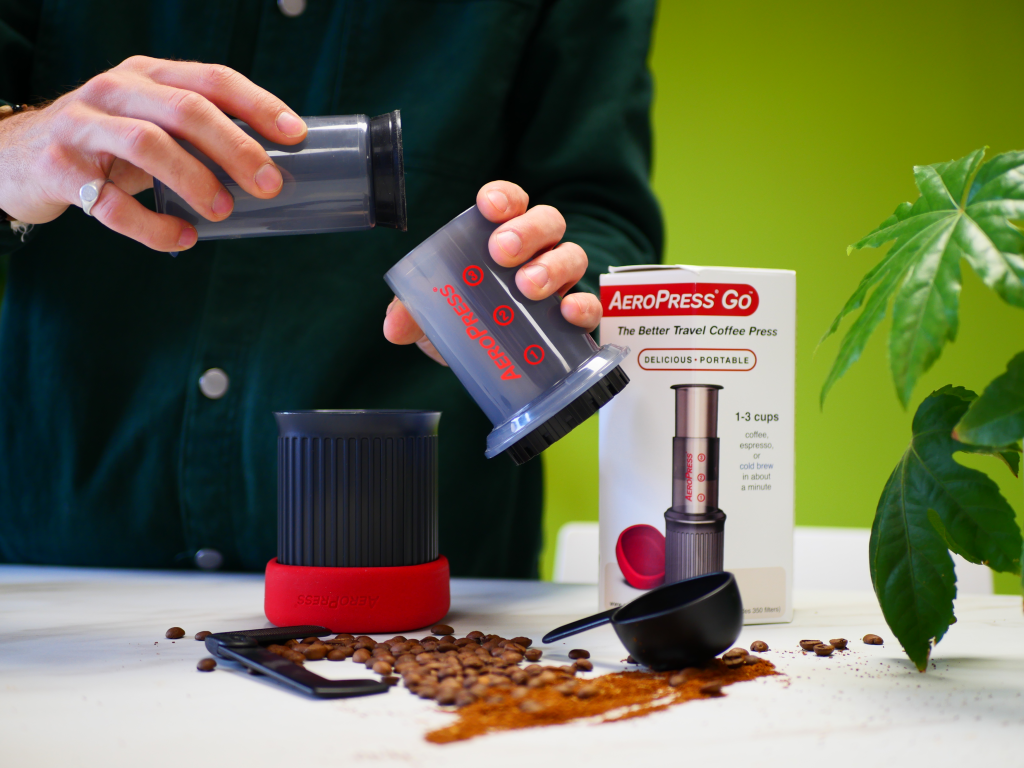 Fonctionnement et éléments d'une cafetière AeroPress