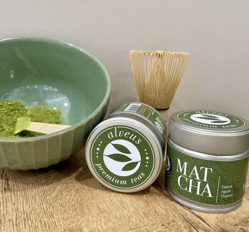 Accessoires pour préparer le Matcha avec bol et chasen